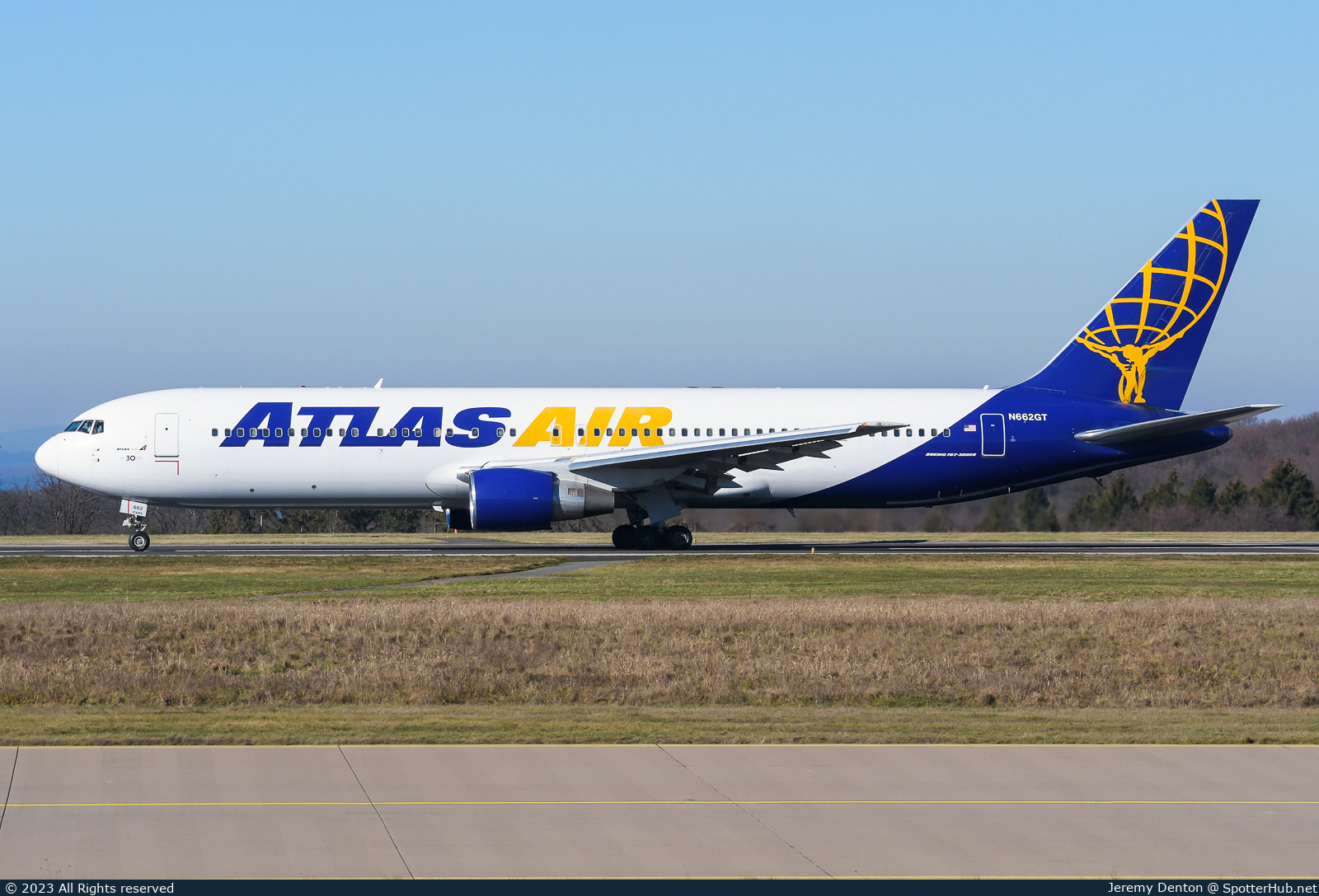 Photo of N662GT - Boeing 767-31A(ER) operated by Atlas Air