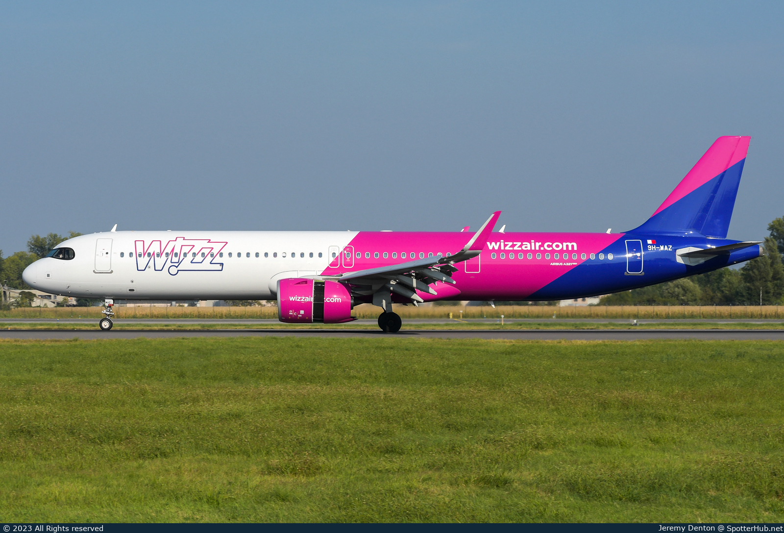 Photo of 9H-WAZ - Airbus A321-271NX operated by Wizz Air Malta