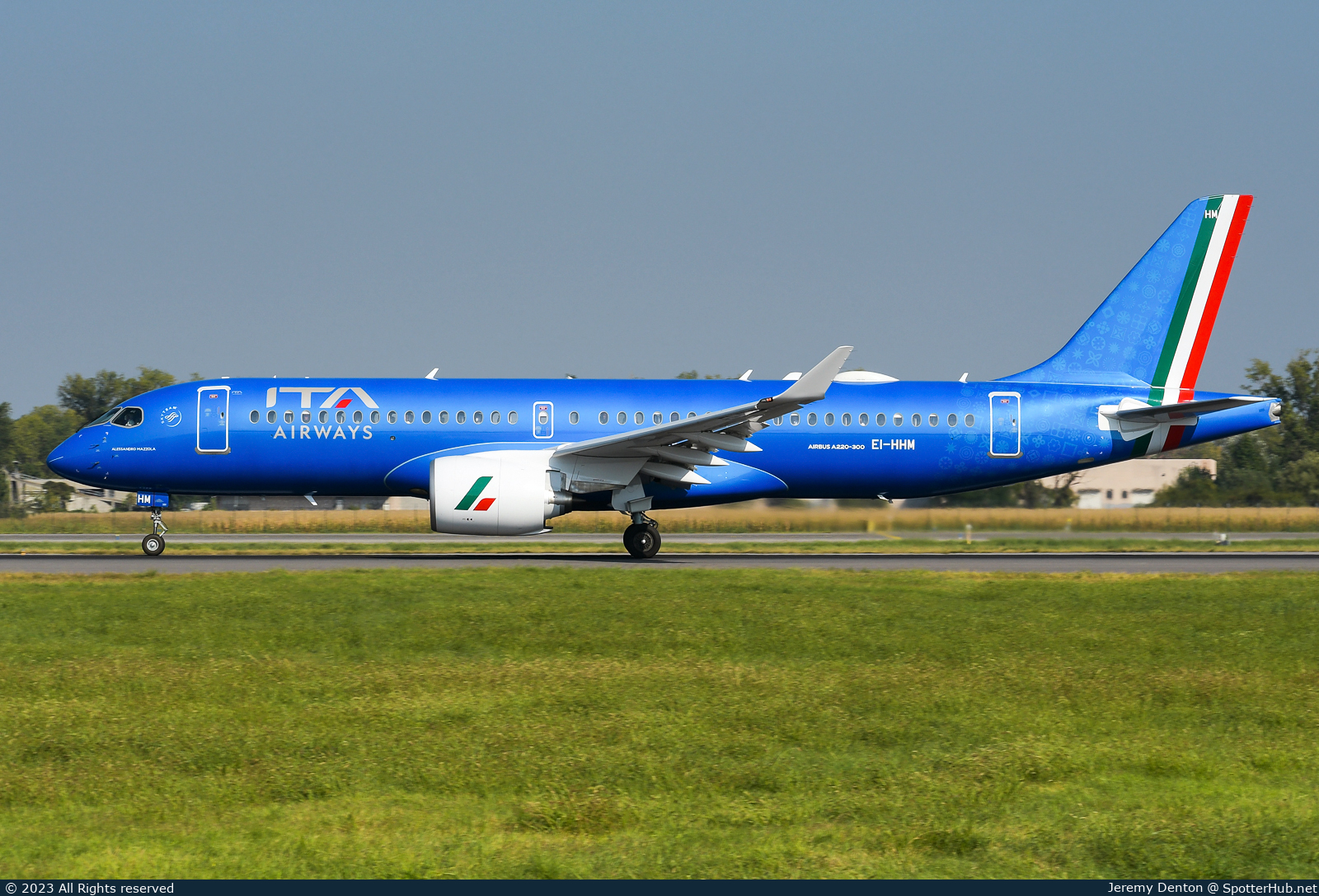 Photo of EI-HHM - Airbus A220-300 operated by ITA Airways
