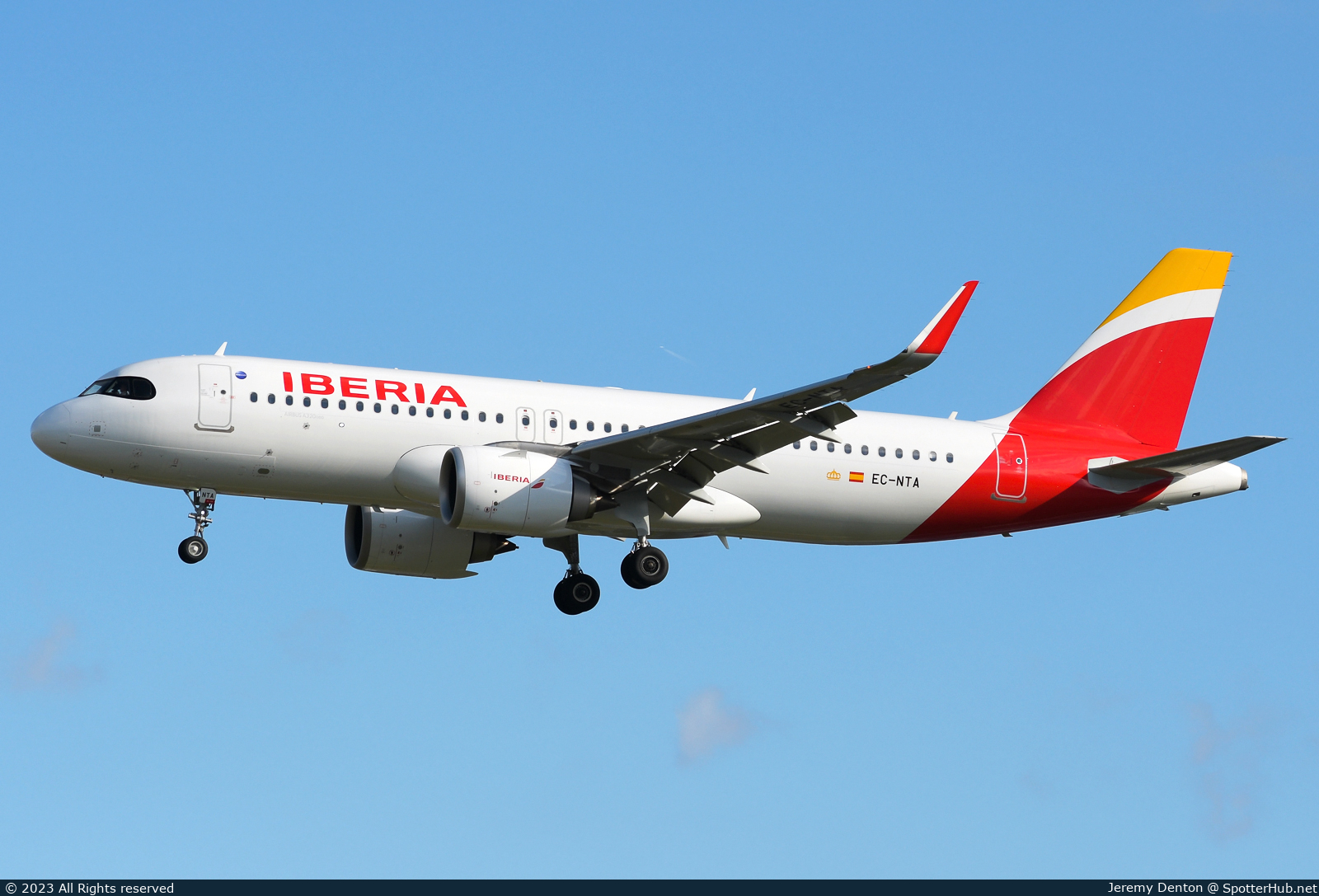 Photo of EC-NTA - Airbus A320-251N operated by Iberia