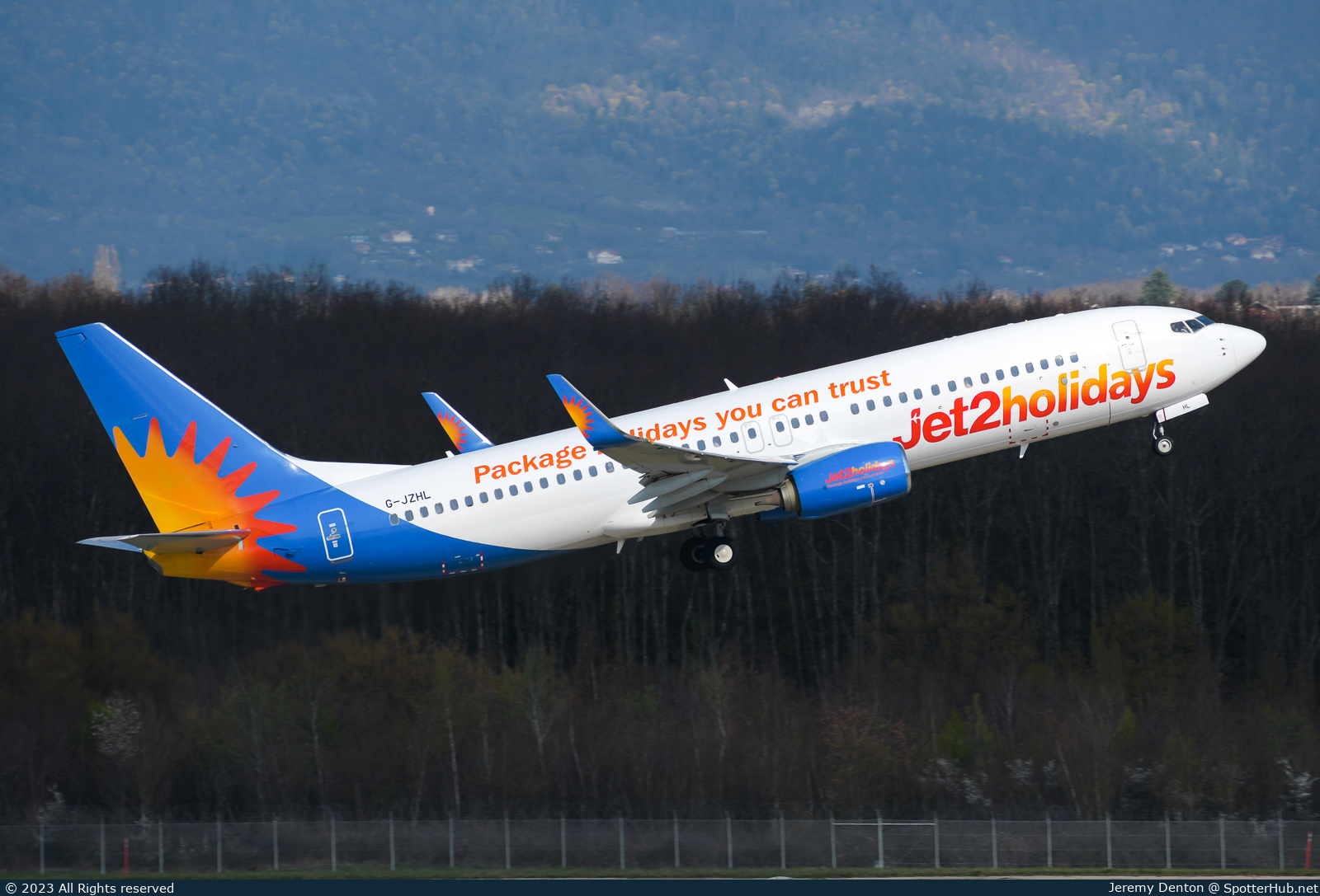Photo of G-JZHL - Boeing 737-8MG operated by Jet2