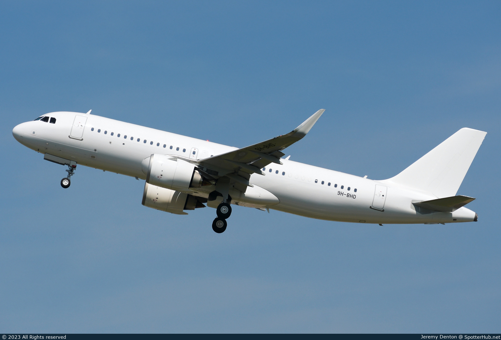 Photo of 9H-BHD - Airbus A320-251N(CJ) operated by Albinati Aviation