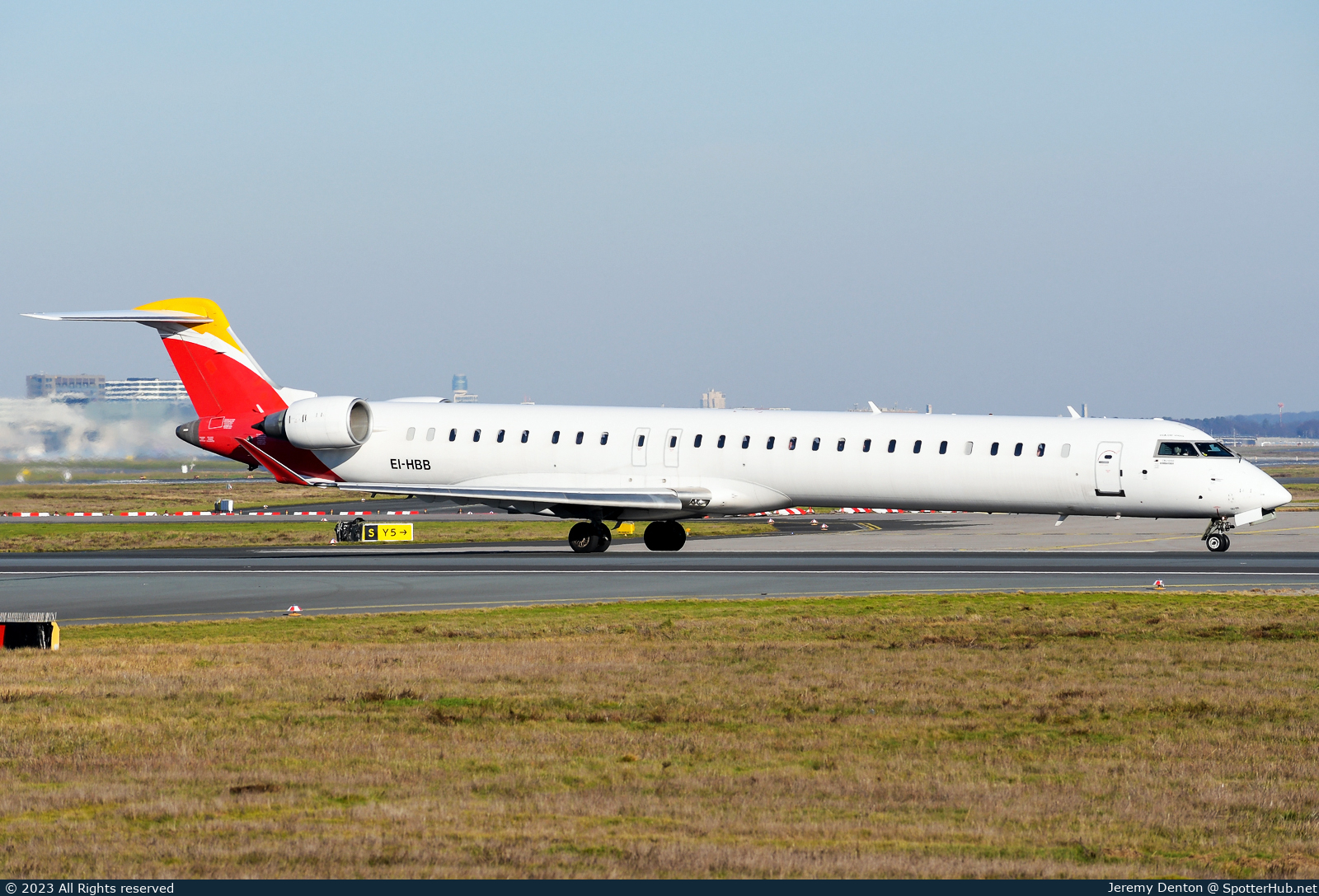 Photo of EI-HBB - Bombardier CRJ-1000 operated by Iberia Regional (opb Hibernian Airlines)