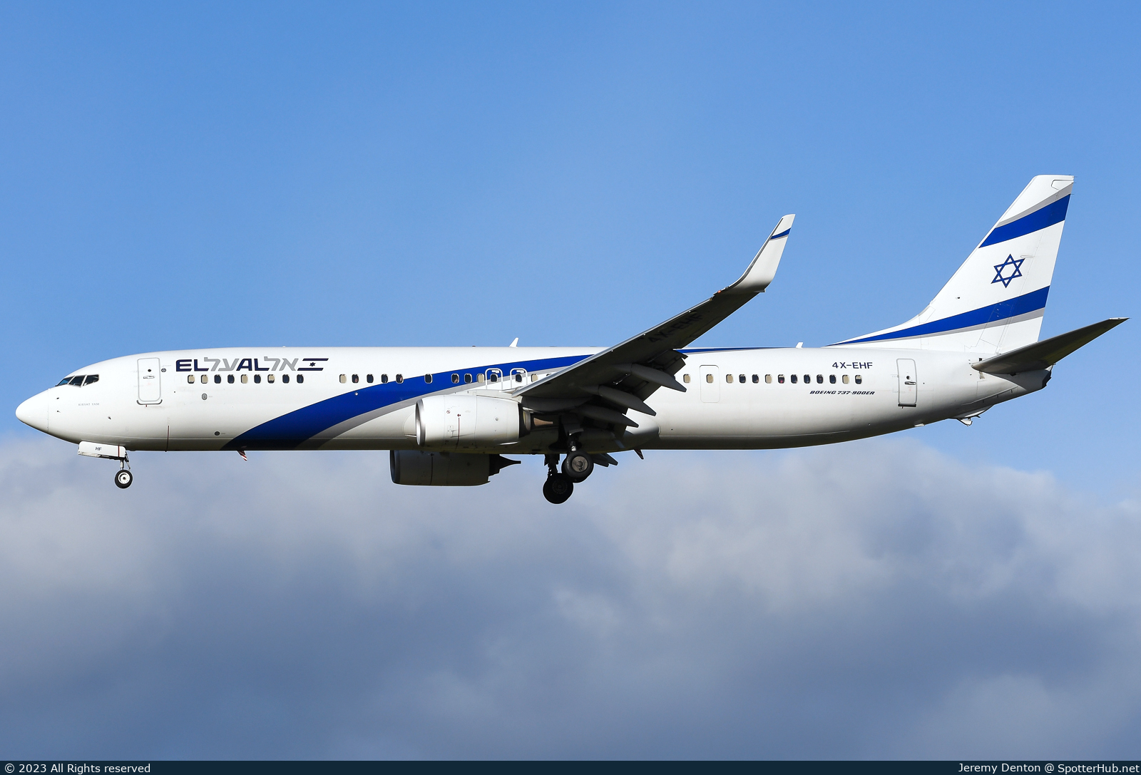 Photo of 4X-EHF - Boeing 737-958(ER) operated by El Al Israel Airlines