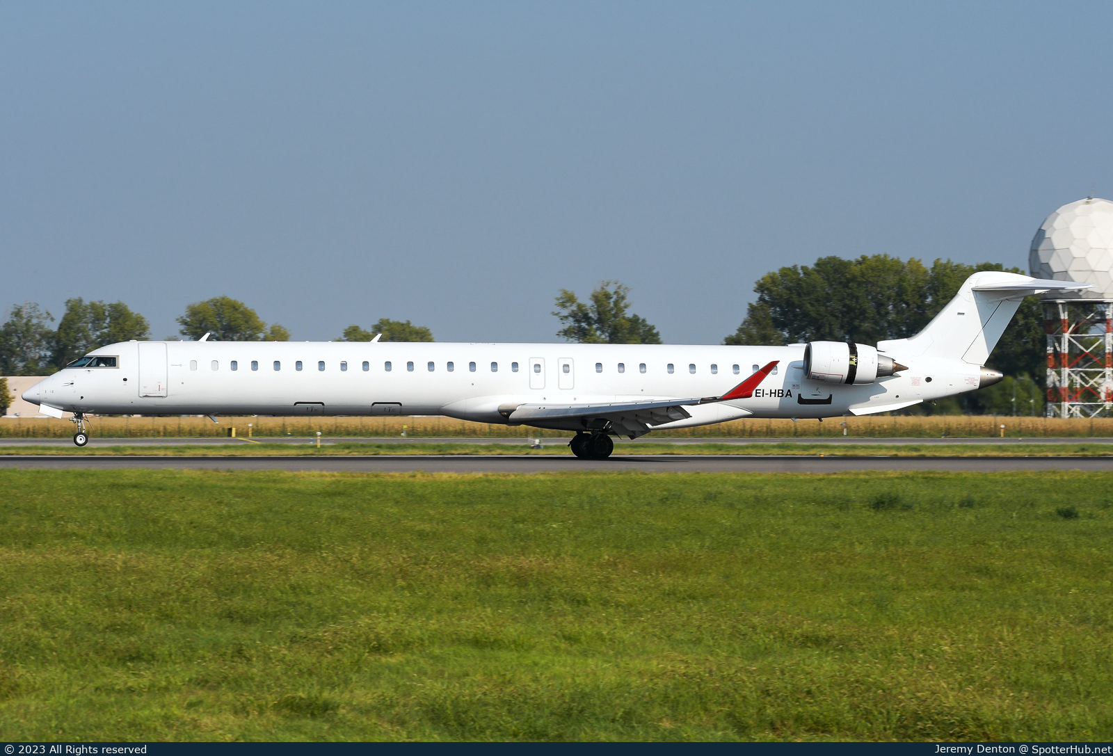 Photo of EI-HBA - Bombardier CRJ-1000 operated by Hibernian Airlines