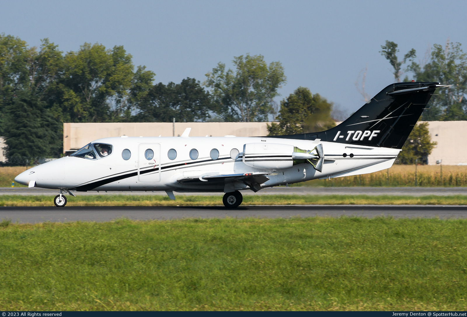 Photo of I-TOPF - Hawker Beechcraft 400A operated by TopJet Executive