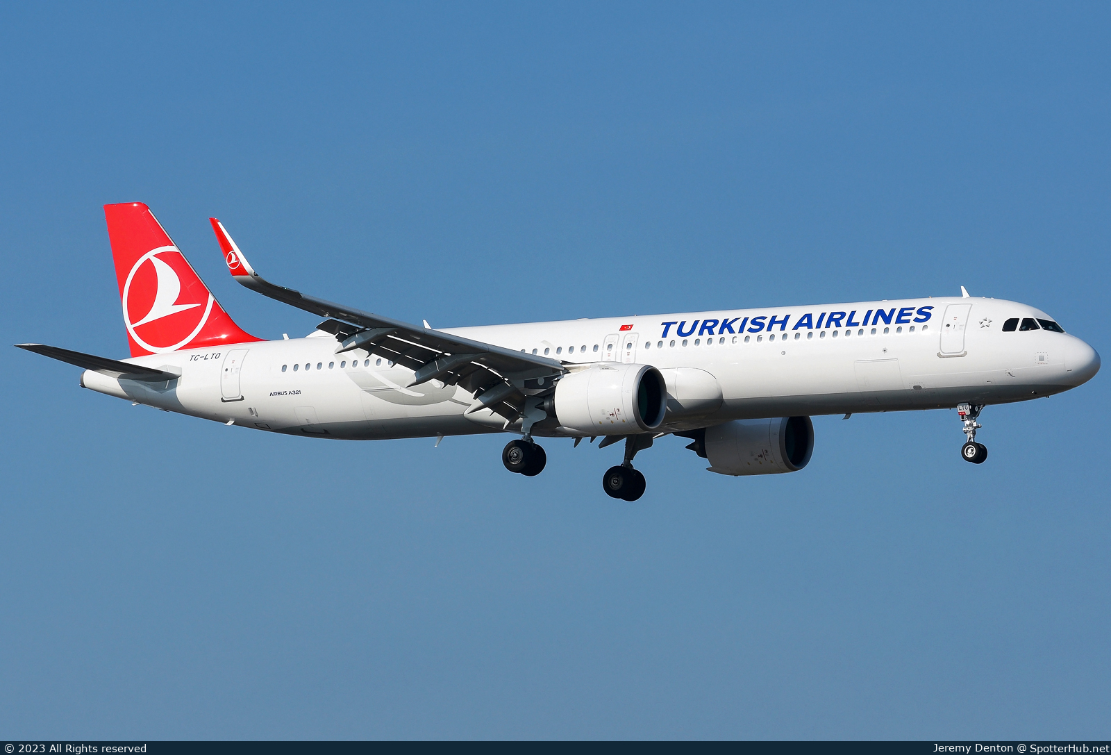 Photo of TC-LTO - Airbus A321-271NX operated by Turkish Airlines