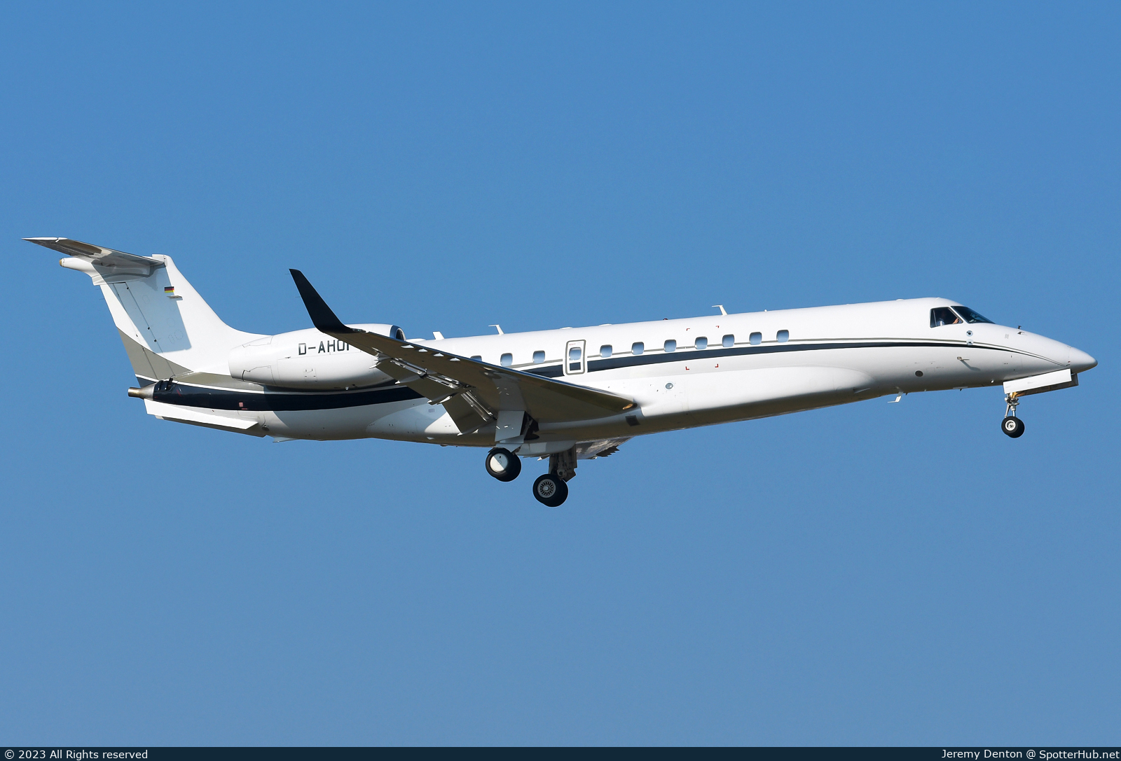 Photo of D-AHOI - Embraer Legacy 650 operated by VistaJet Germany