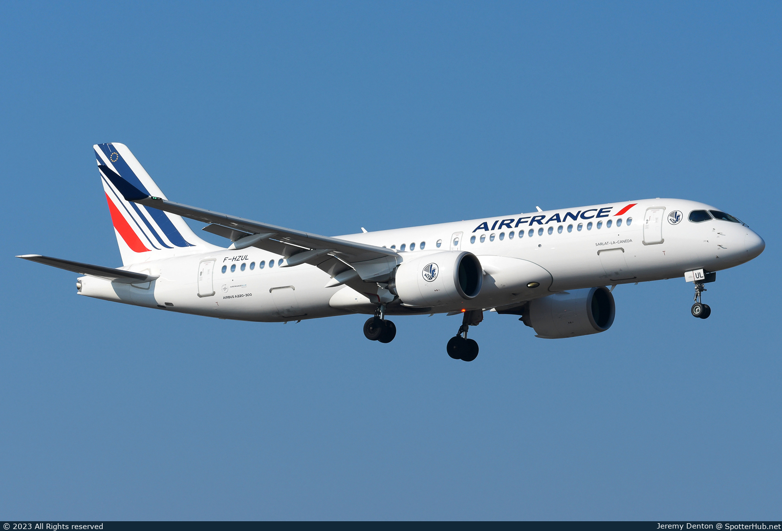Photo of F-HZUL - Airbus A220-300 operated by Air France