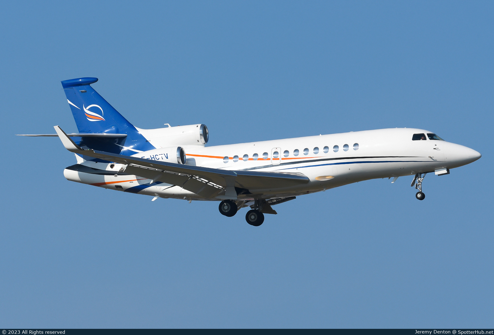 Photo of F-HCTV - Dassault Falcon 7X operated by AstonJet