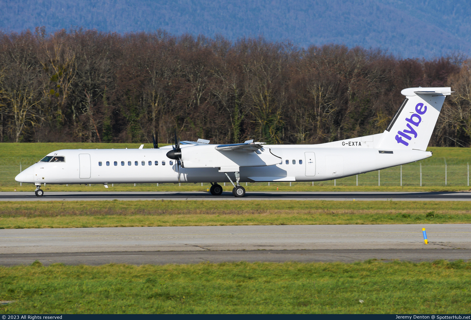 Photo of G-EXTA - Bombardier DHC-8-402 Dash 8 Q400 operated by flybe