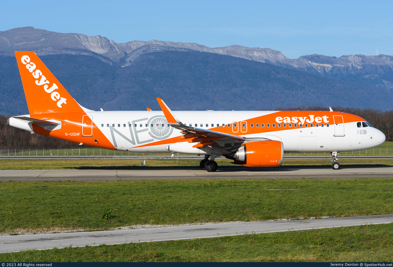 Photo of G-UZHF - Airbus A320-251N operated by easyJet