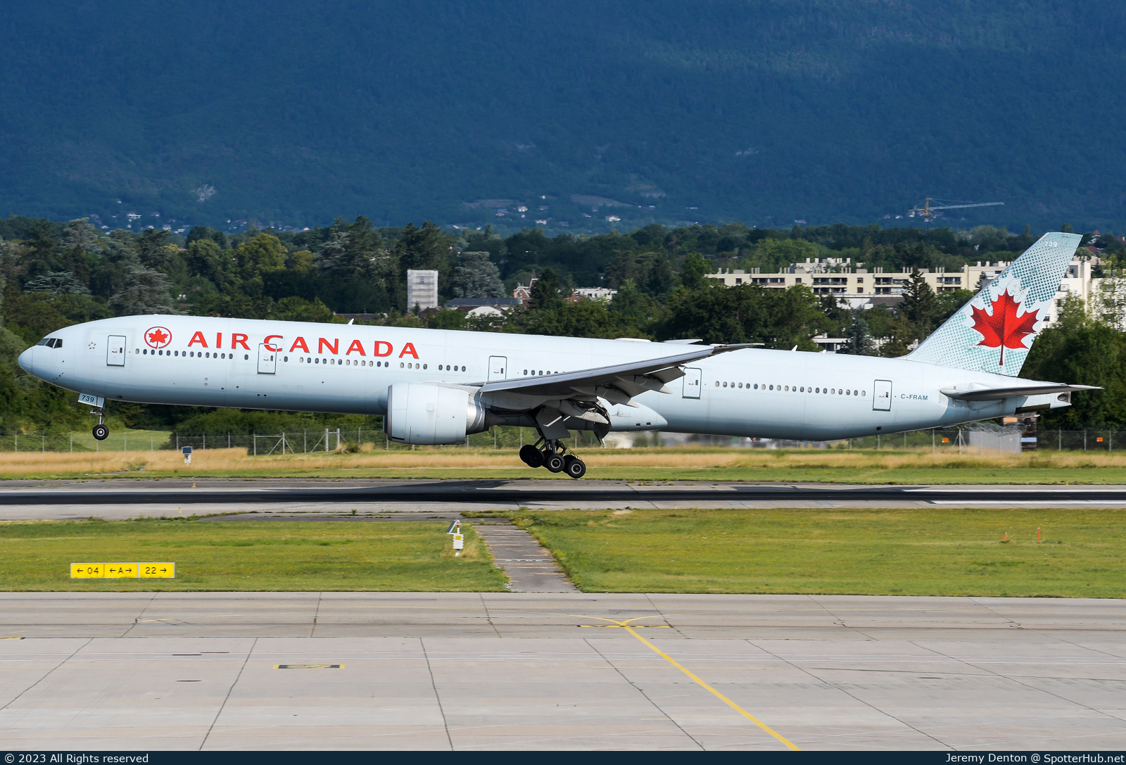 Photo of C-FRAM - Boeing 777-333(ER) operated by Air Canada