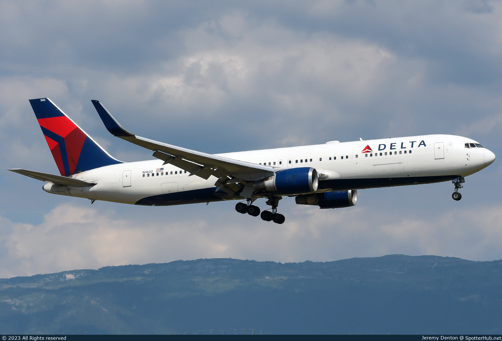 Photo of N1602 - Boeing 767-332(ER) operated by Delta Air Lines