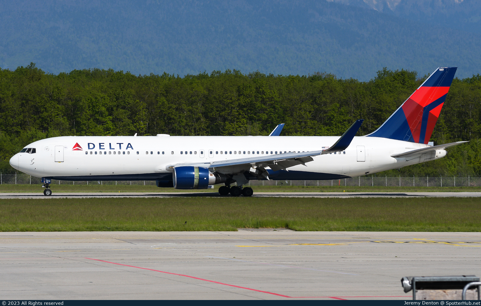 Photo of N189DN - Boeing 767-332(ER) operated by Delta Air Lines