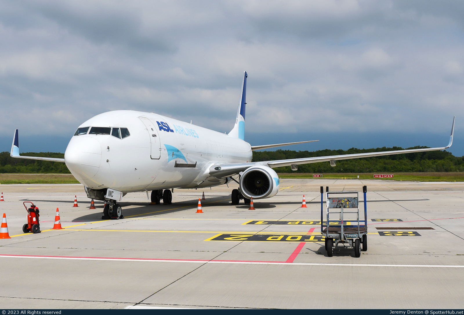 Photo of OE-IMC - Boeing 737-83N(BCF) operated by ASL Airlines Belgium