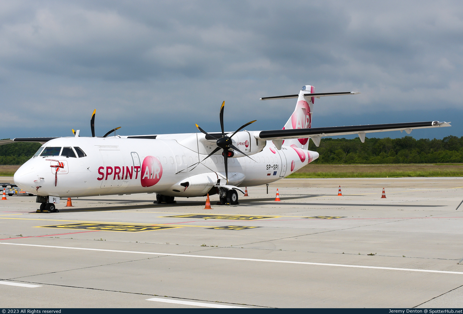 Photo of SP-SPI - ATR 72-500(F) operated by SprintAir