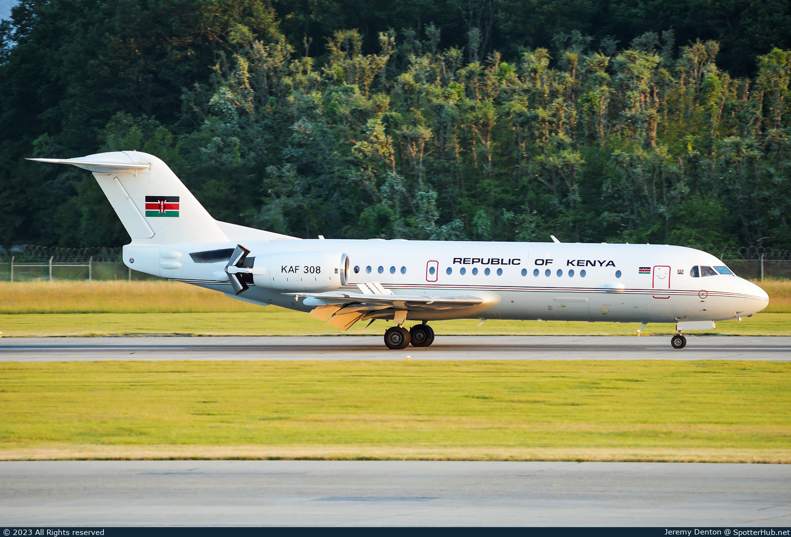 Photo of KAF308 - Fokker 70 operated by Government of Kenya