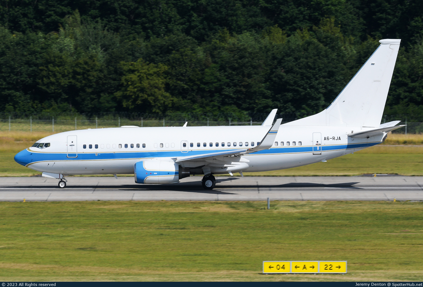 Photo of A6-RJA - Boeing 737-7KK(BBJ) operated by Royal Jet