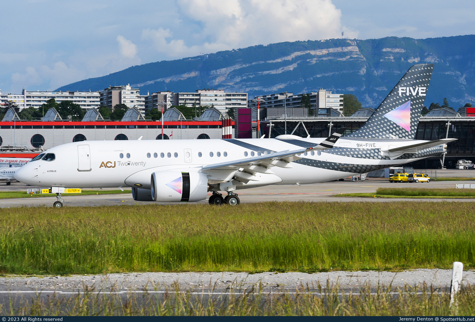Photo of 9H-FIVE - Airbus A220-100(CJ) TwoTwenty operated by Comlux Aviation Malta