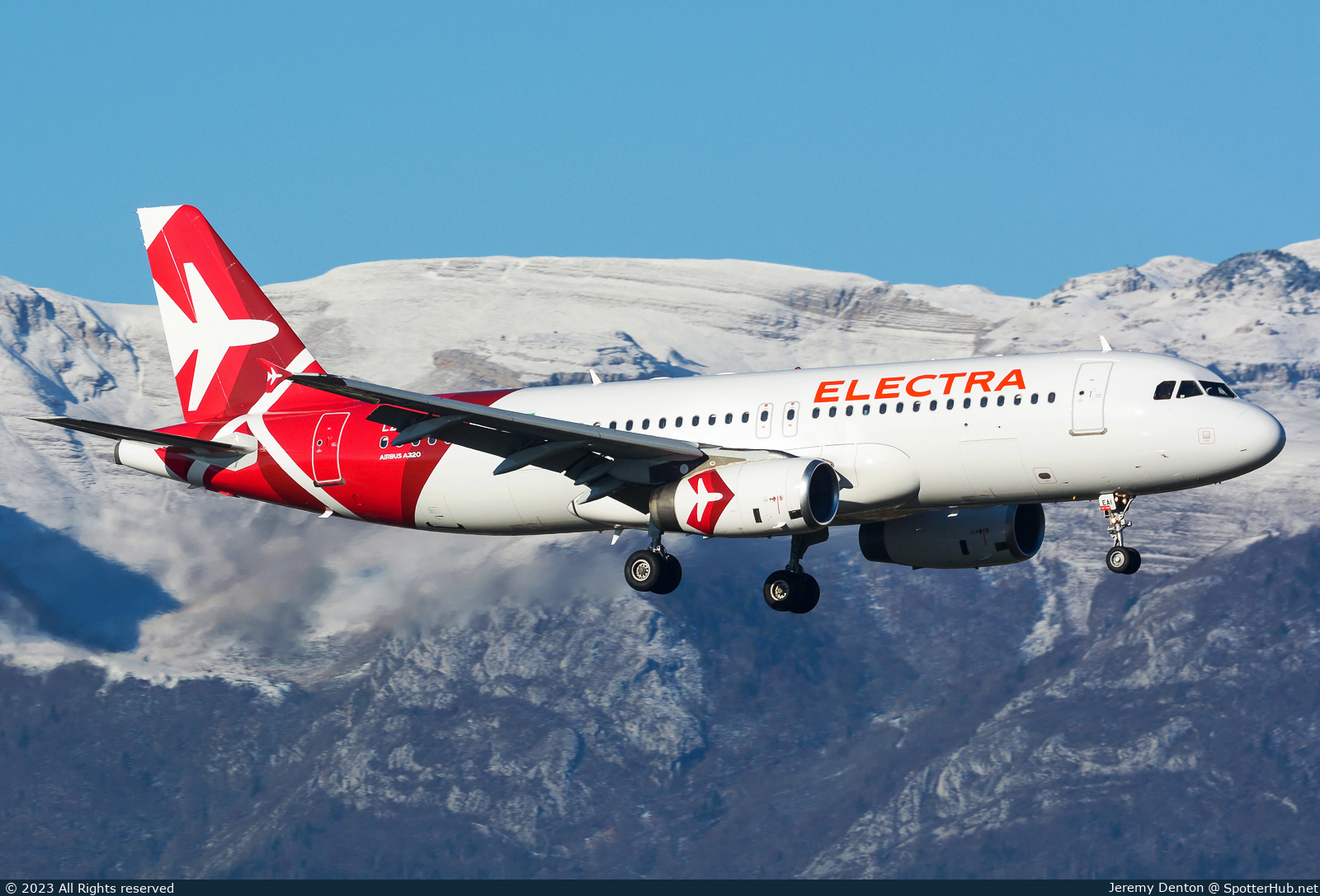 Photo of LZ-EAI - Airbus A320-232 operated by Electra Airways