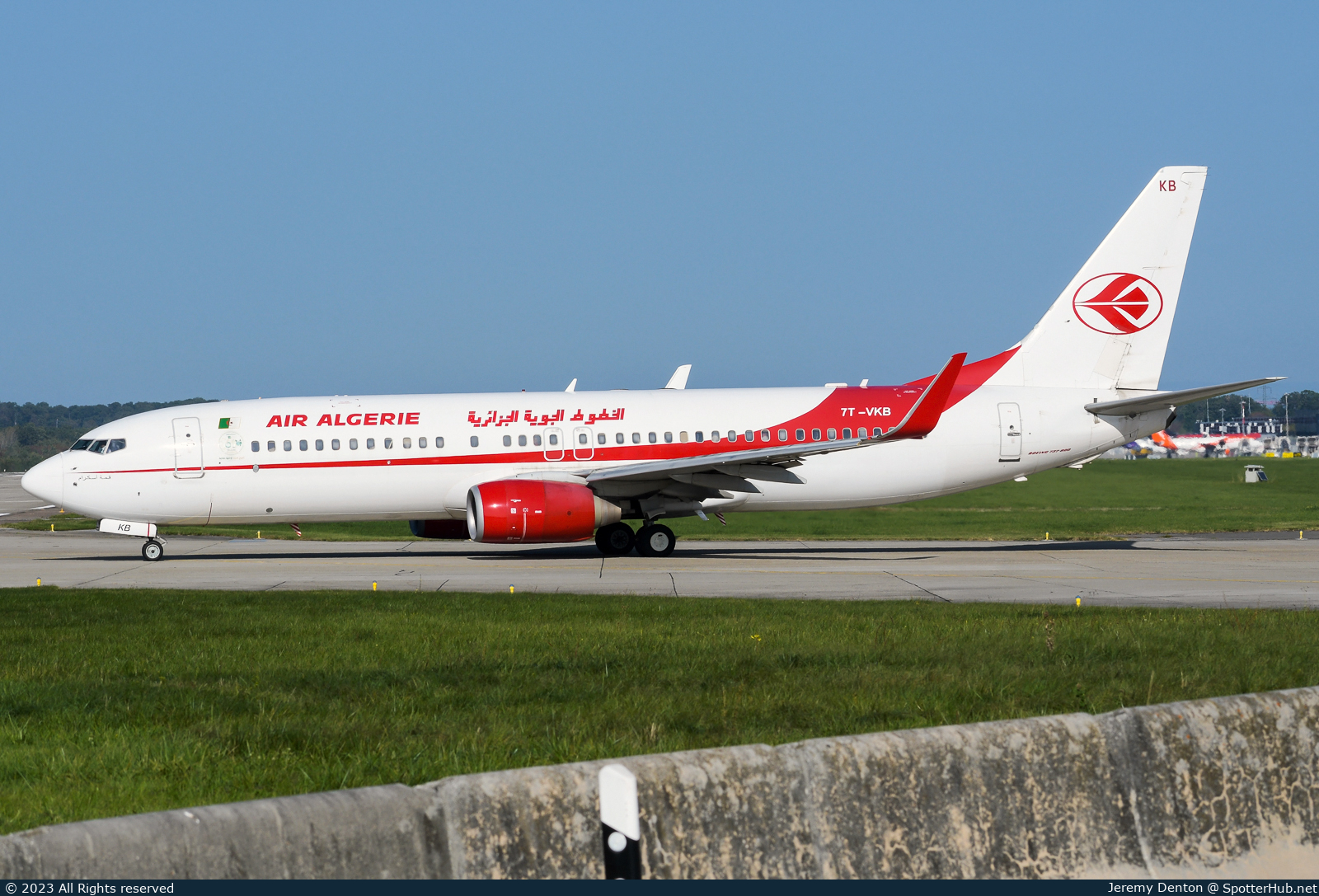 Photo of 7T-VKB - Boeing 737-8D6 operated by Air Algérie