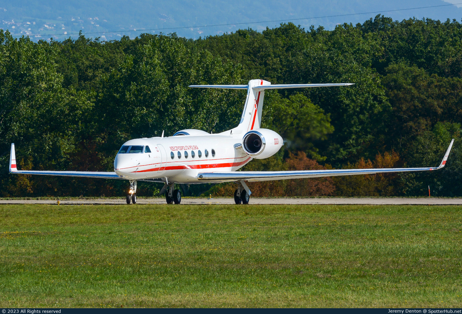 Photo of 0001 - Gulfstream GV-SP (G550) operated by Polish Air Force
