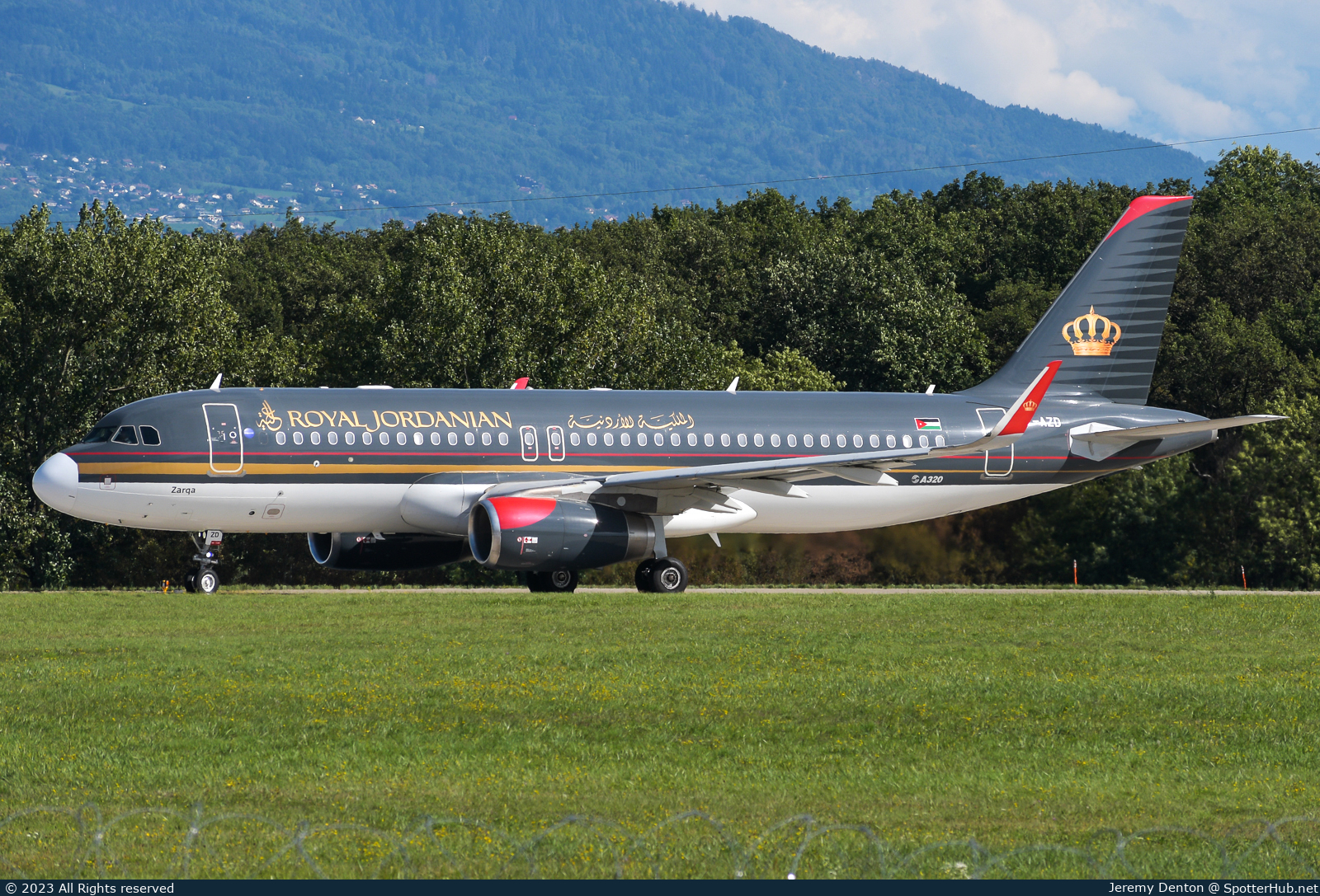 Photo of JY-AZD - Airbus A320-232 operated by Royal Jordanian Airlines