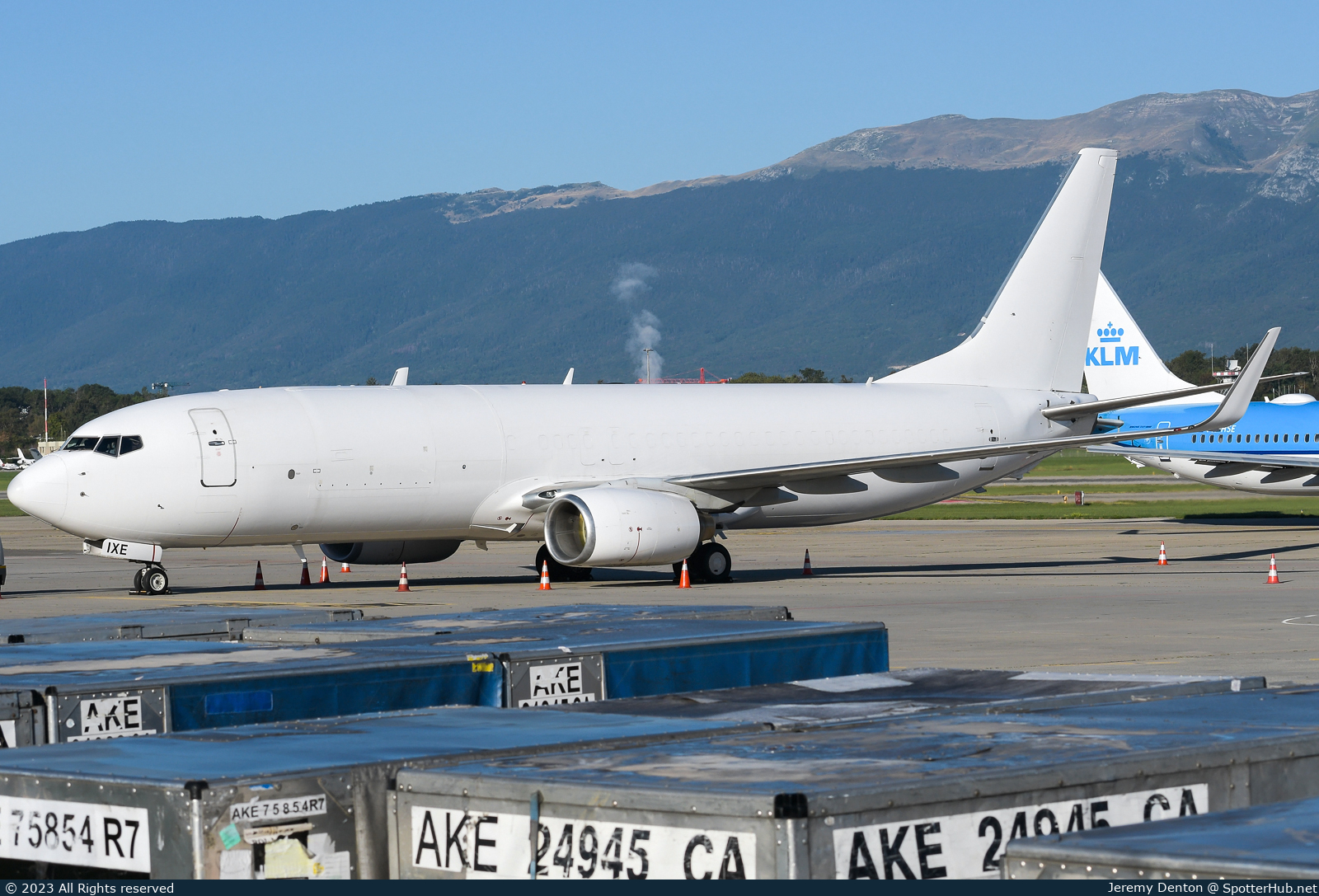 Photo of OE-IXE - Boeing 737-8AS(BCF) operated by ASL Airlines Belgium