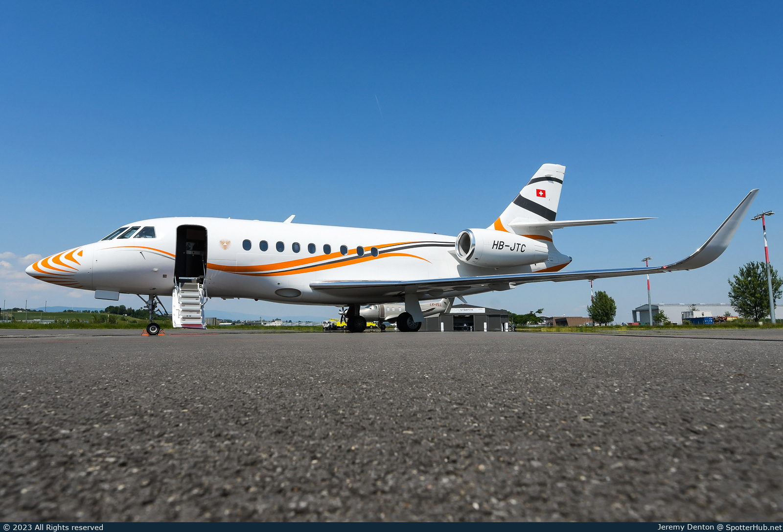 Photo of HB-JTC - Dassault Falcon 2000S operated by Axis Aviation