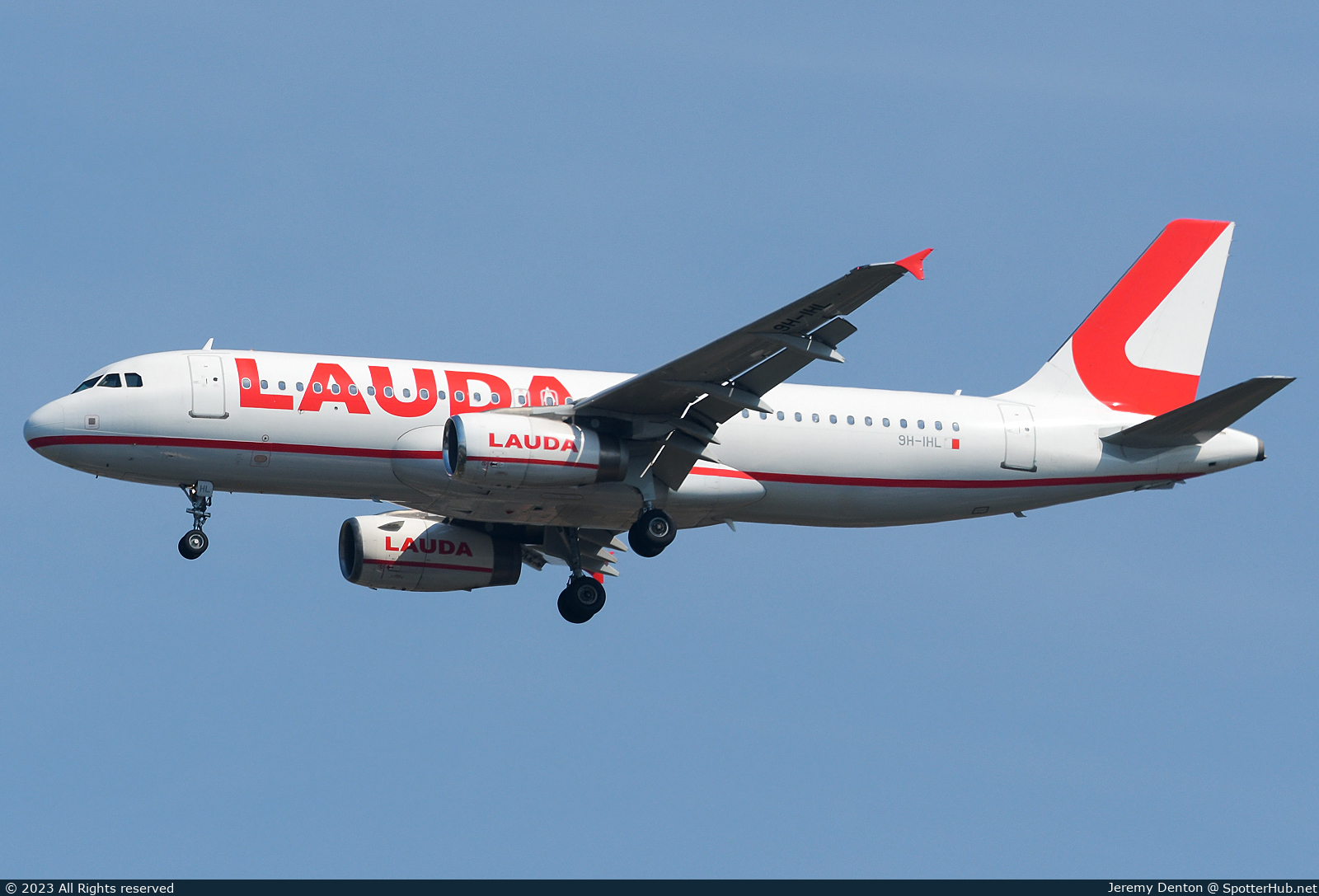 Photo of 9H-IHL - Airbus A320-232 operated by Lauda Europe