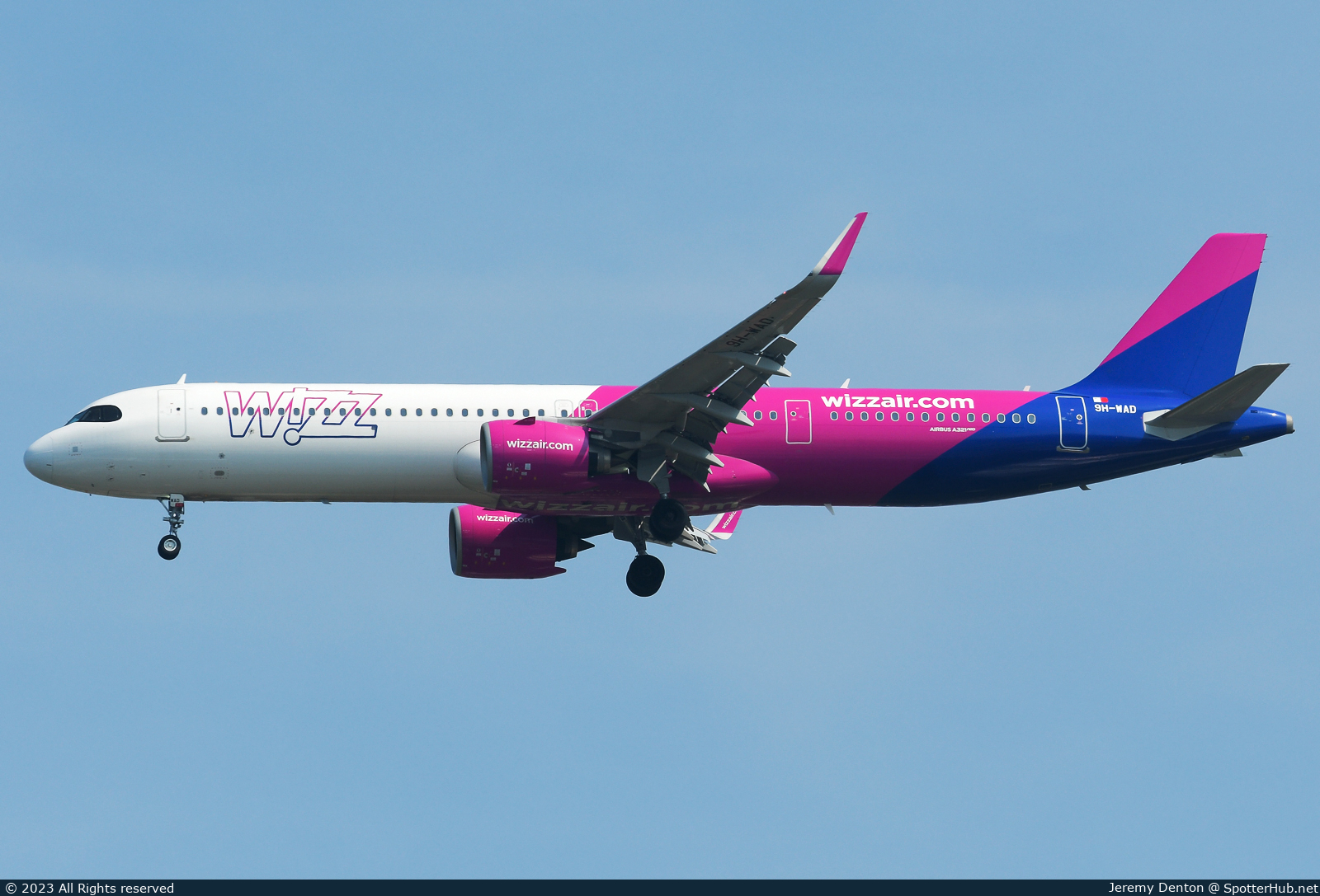 Photo of 9H-WAD - Airbus A321-271NX operated by Wizz Air Malta