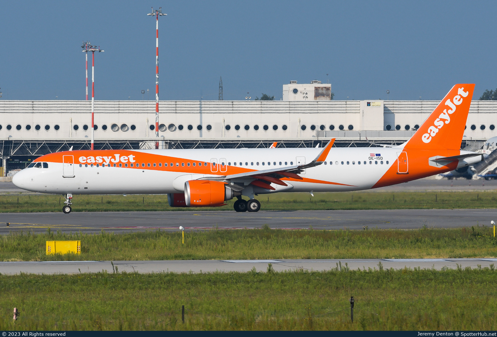 Photo of OE-ISD - Airbus A321-251NX operated by easyJet Europe