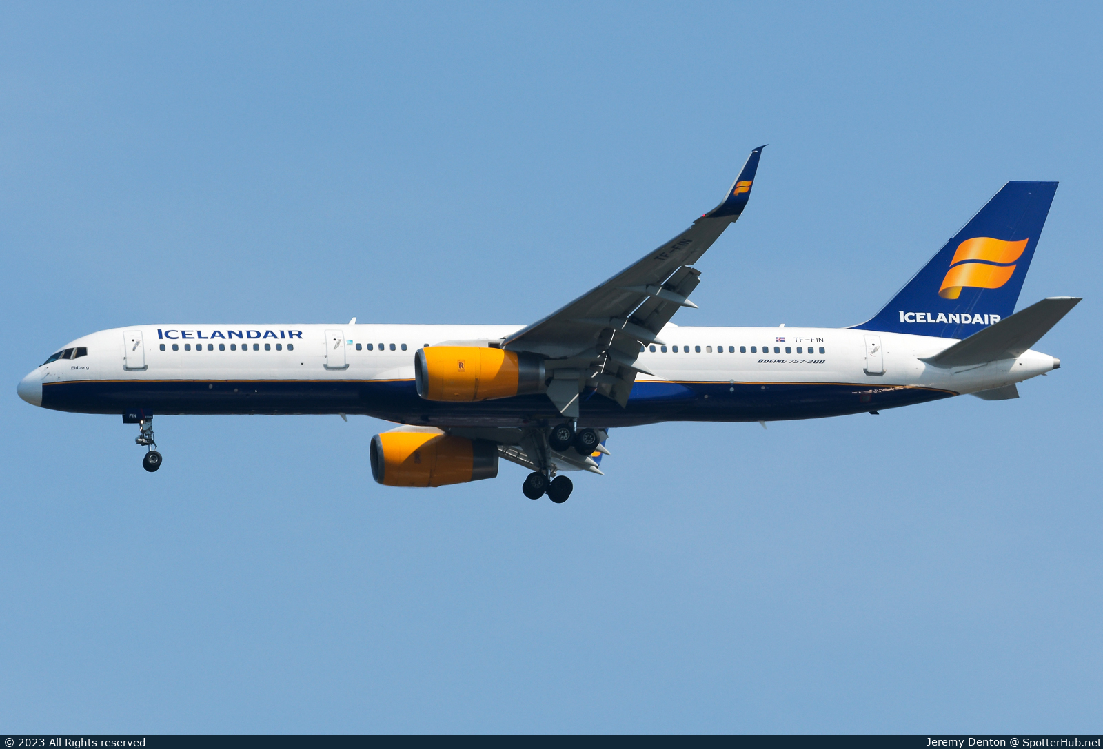 Photo of TF-FIN - Boeing 757-208 operated by Icelandair