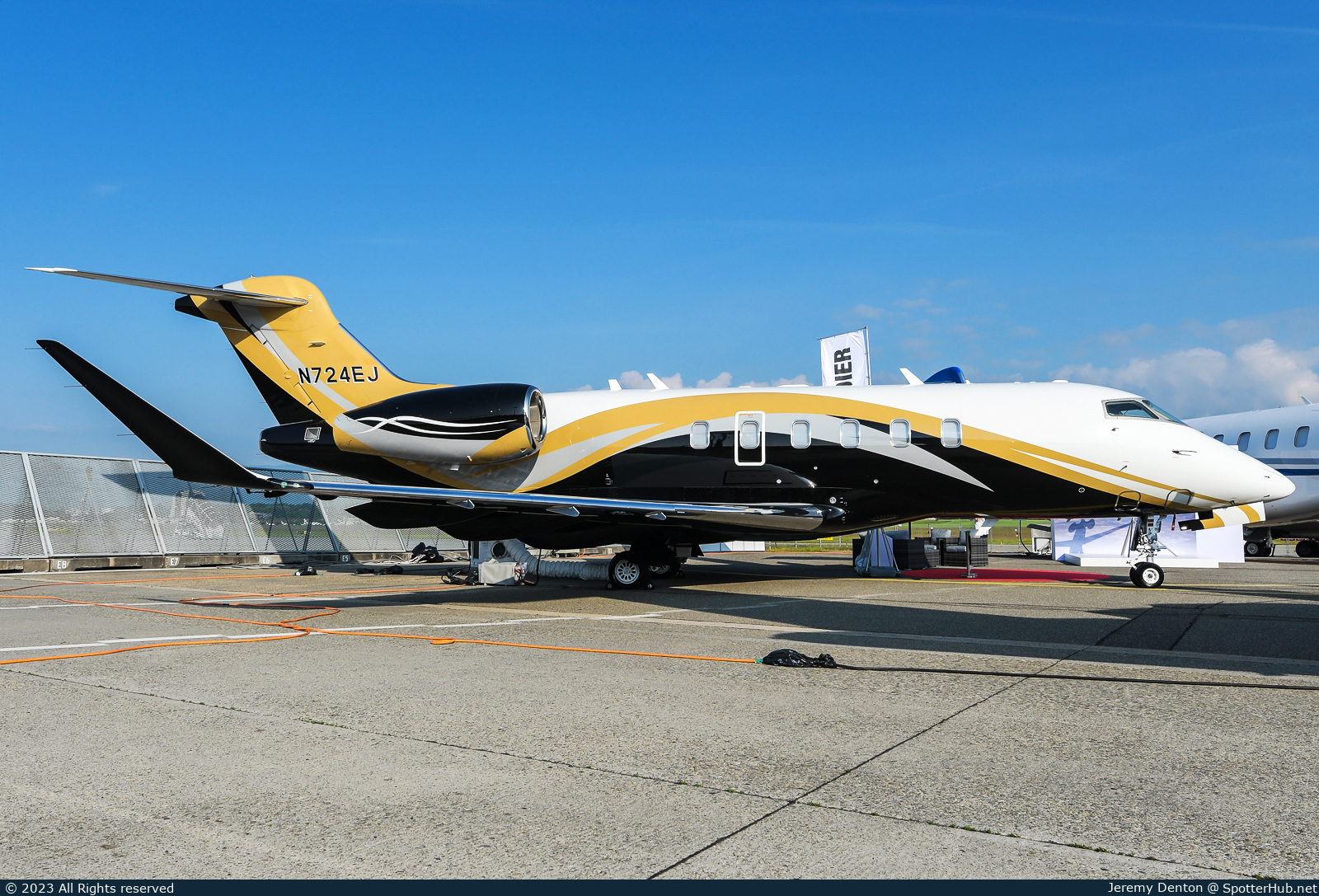 Photo of N724EJ - Bombardier Challenger 3500 operated by Bombardier Aerospace