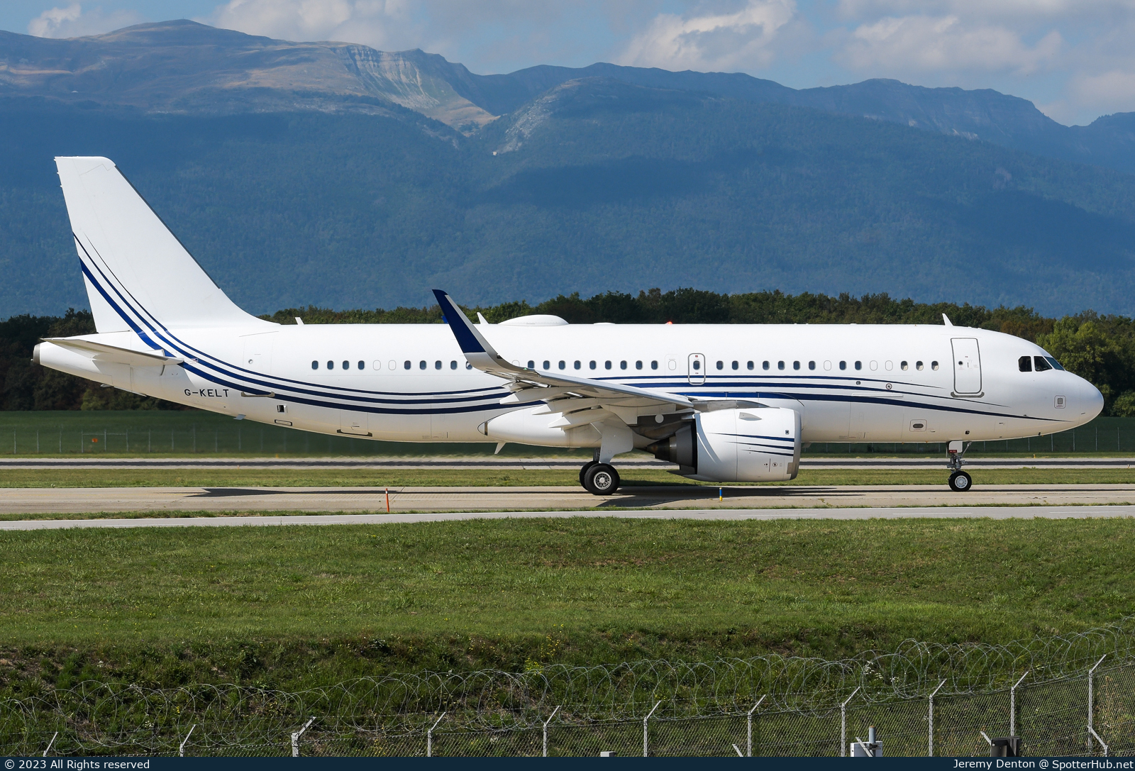 Photo of G-KELT - Airbus A320-251N(CJ) operated by Acropolis Aviation