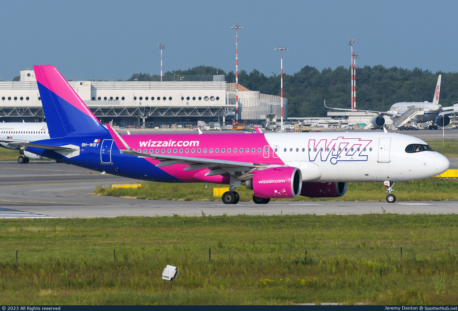 Photo of 9H-WBY - Airbus A320-271N operated by Wizz Air Malta