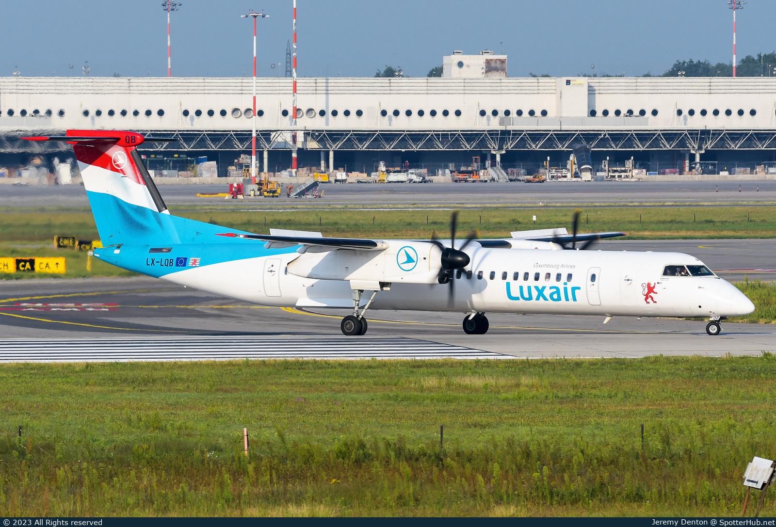 Photo of LX-LQB - Bombardier DHC-8-402 Dash 8 Q400 operated by Luxair