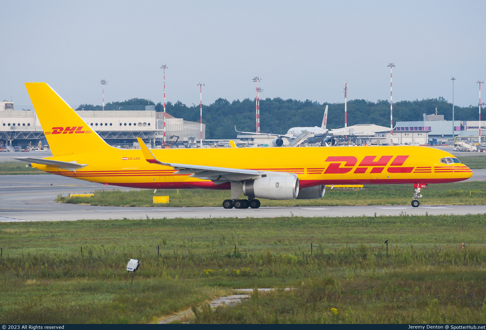 Photo of OE-LNU - Boeing 757-256(PCF) operated by DHL Air Austria