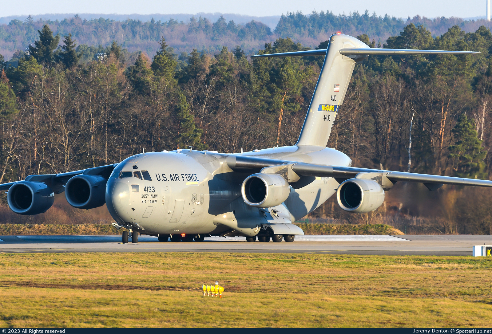 Photo of 04-4133 - Boeing C-17A Globemaster III operated by US Air Force