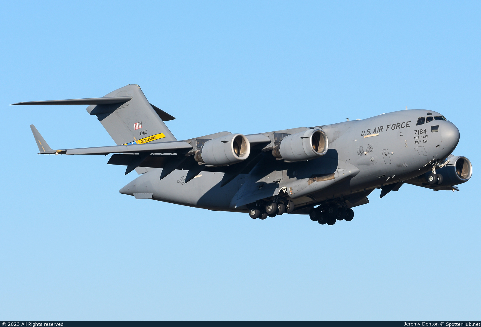 Photo of 07-7184 - Boeing C-17A Globemaster III operated by US Air Force