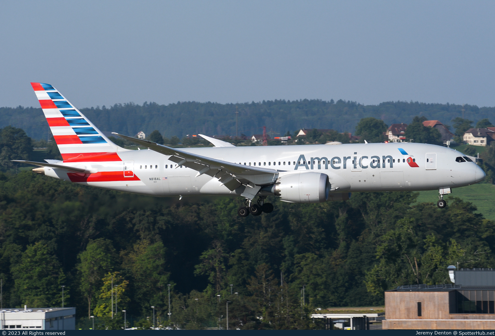 Photo of N818AL - Boeing 787-8 Dreamliner operated by American Airlines
