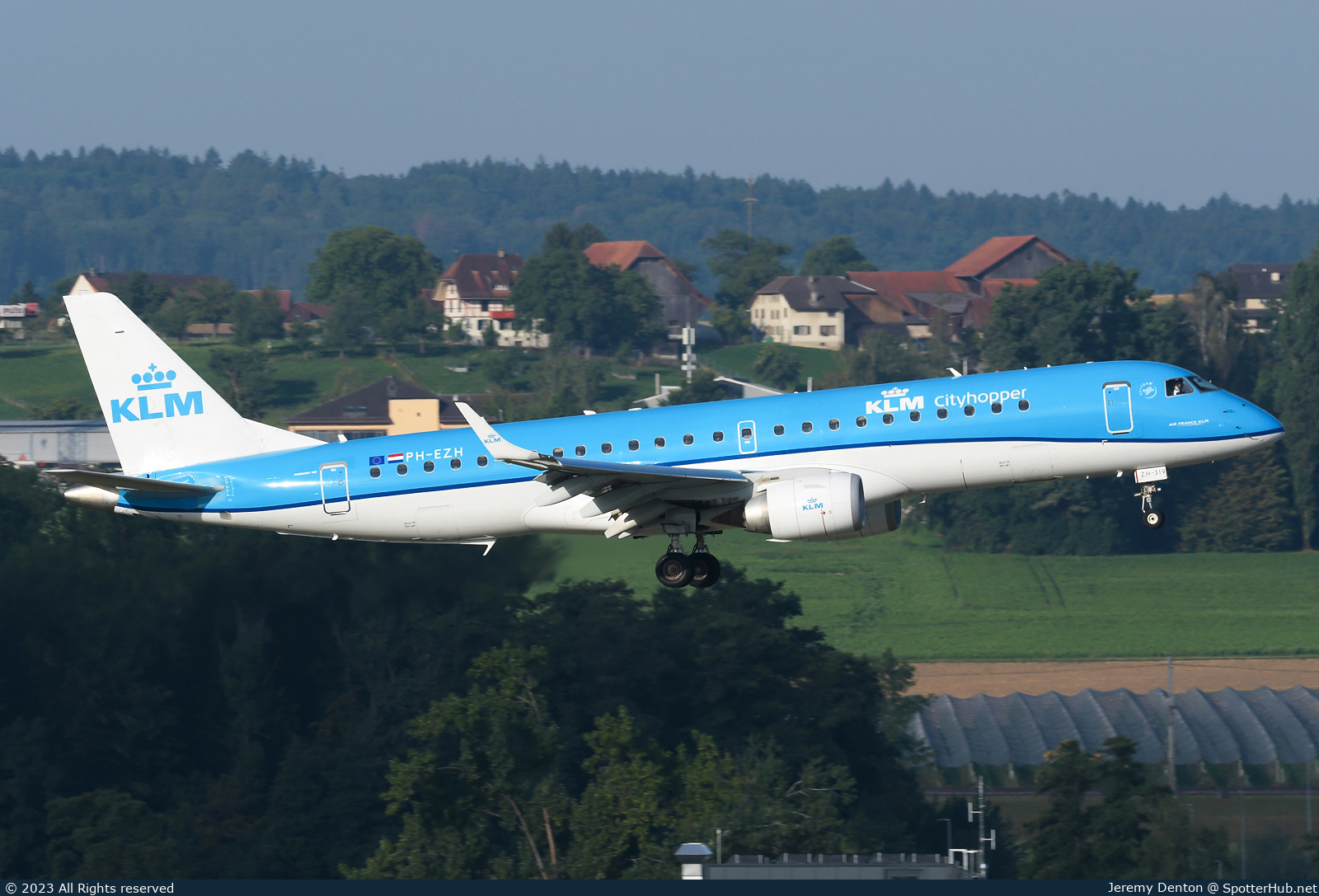 Photo of PH-EZH - Embraer ERJ-190STD operated by KLM Cityhopper