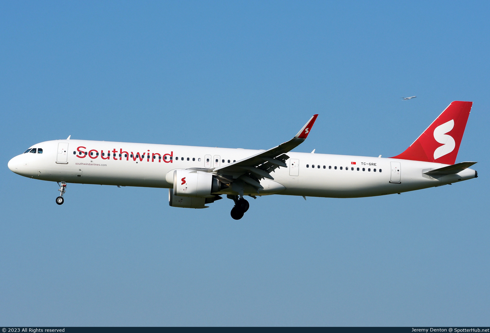 Photo of TC-GRE - Airbus A321-253NX operated by Southwind Airlines