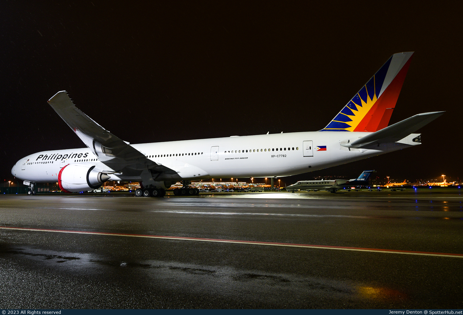 Photo of RP-C7782 - Boeing 777-3F6(ER) operated by Philippine Airlines