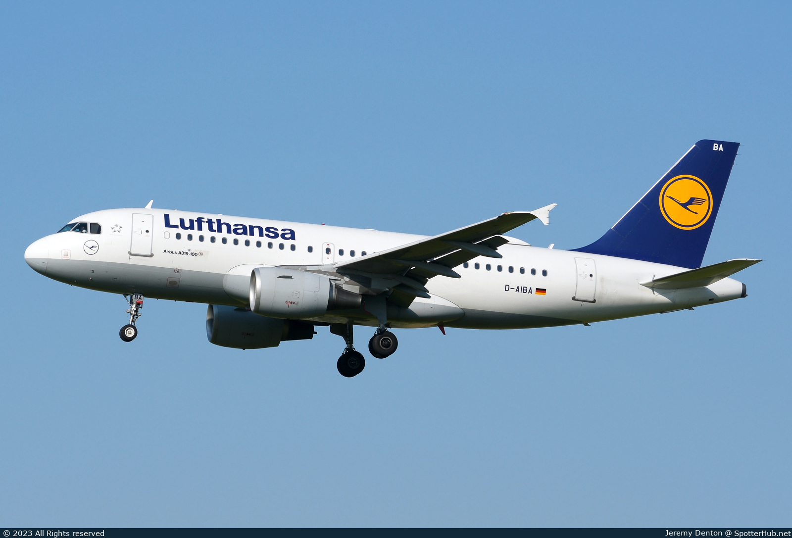 Photo of D-AIBA - Airbus A319-112 operated by Lufthansa