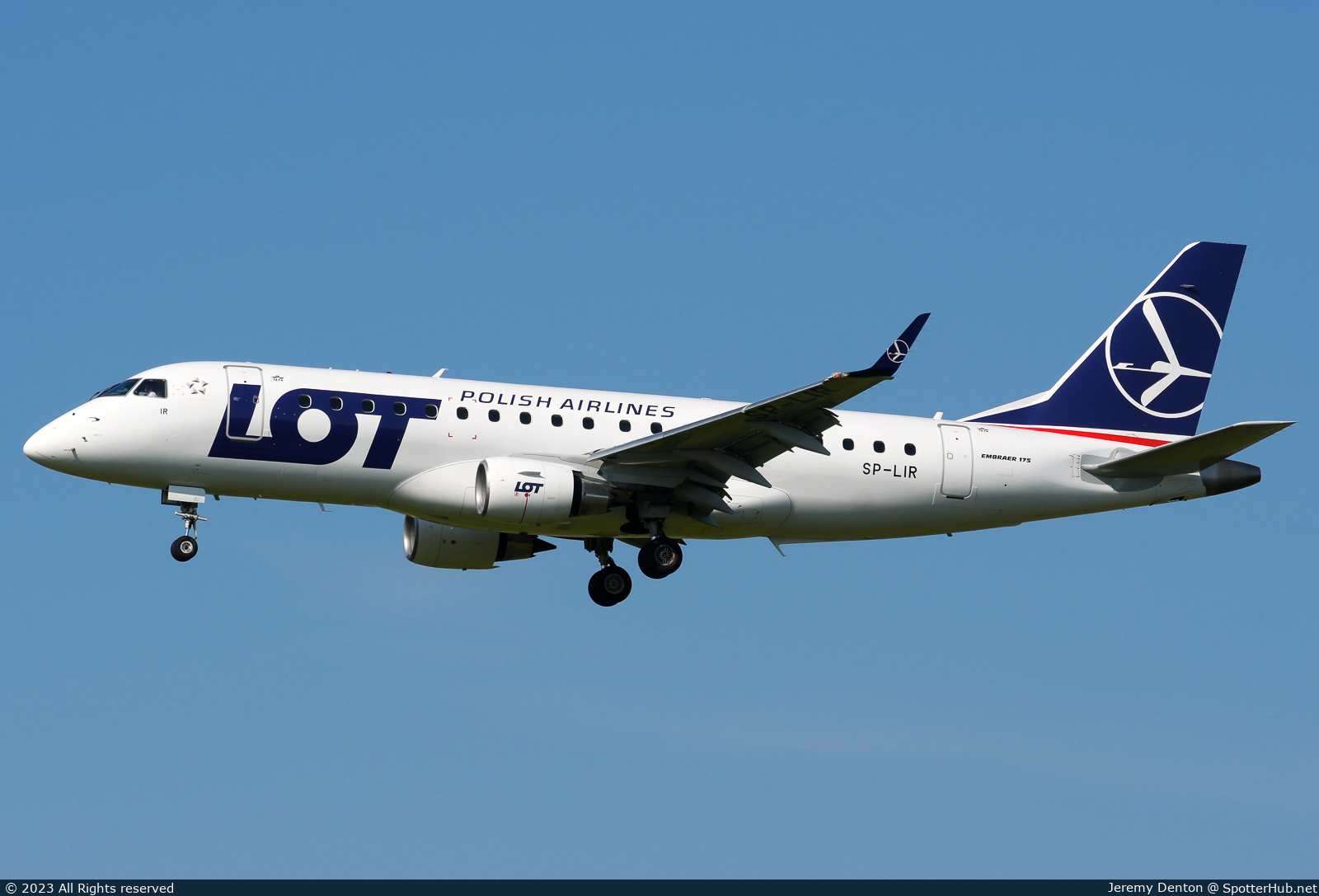 Photo of SP-LIR - Embraer ERJ-175STD operated by LOT Polish Airlines