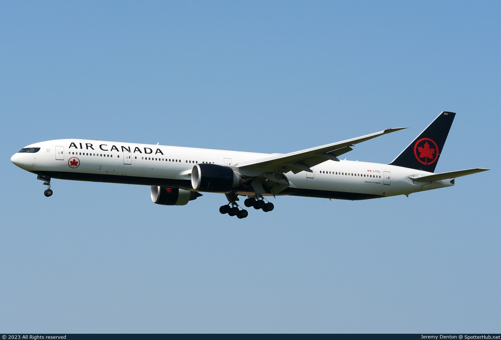 Photo of C-FITL - Boeing 777-333(ER) operated by Air Canada