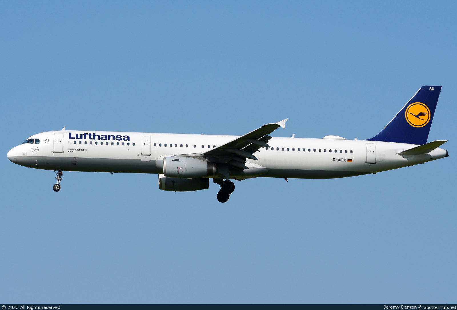 Photo of D-AISX - Airbus A321-231 operated by Lufthansa