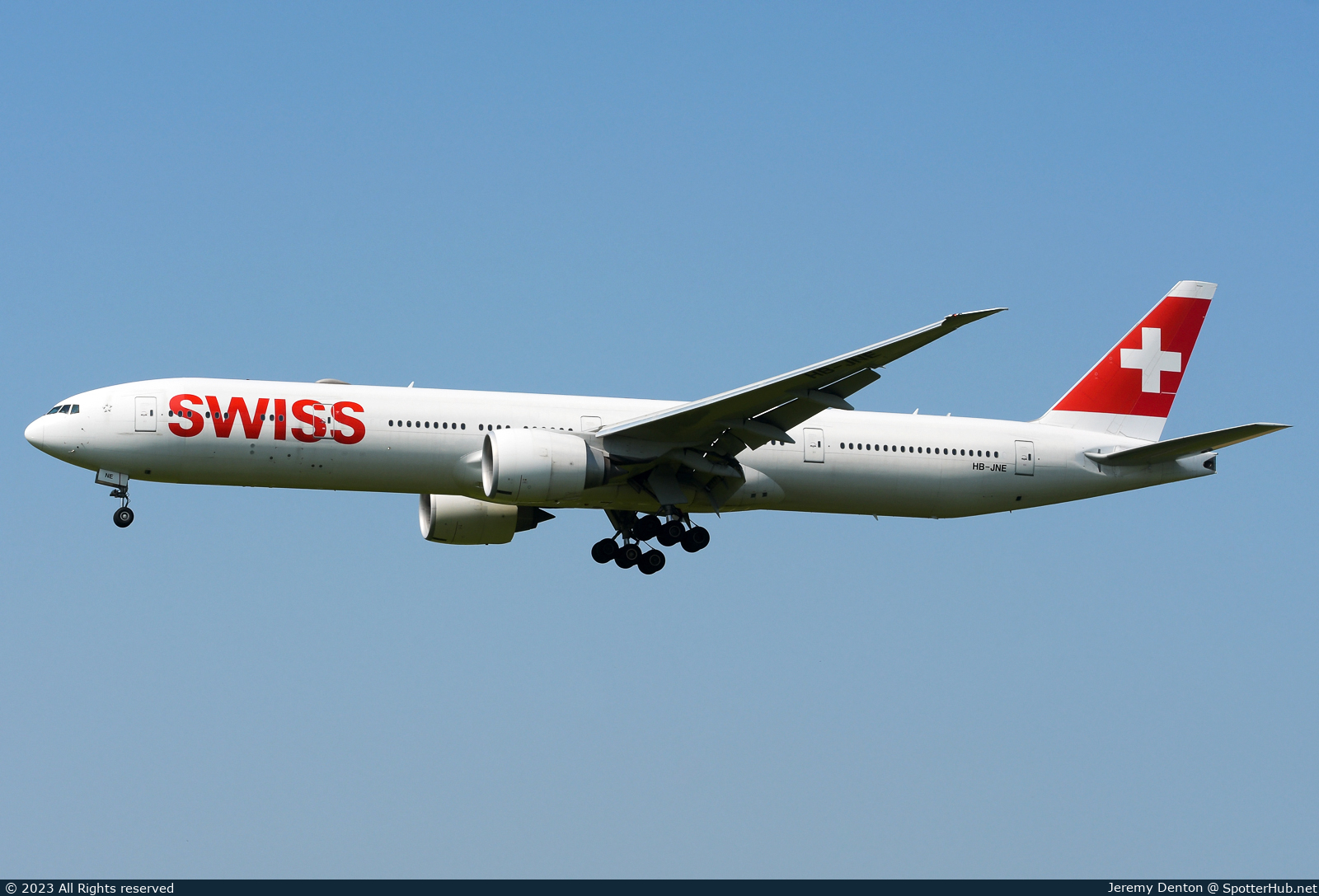 Photo of HB-JNE - Boeing 777-3DE(ER) operated by Swiss International Air Lines